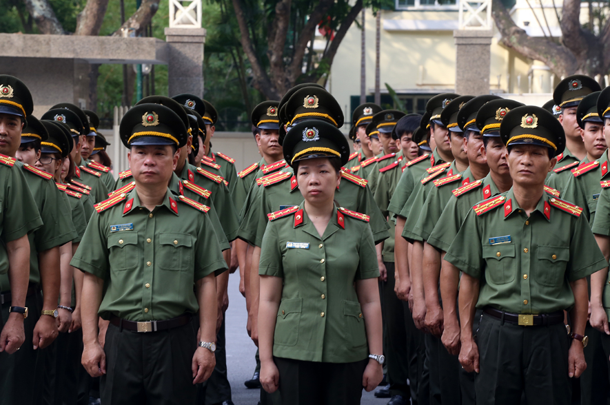 베트남 인민경찰 복장 (이미지출처: internet)